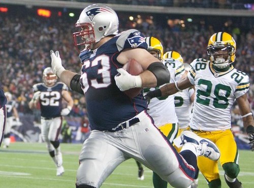 New England Patriots: Jack-Of-All Trades Dan Connolly Retires
